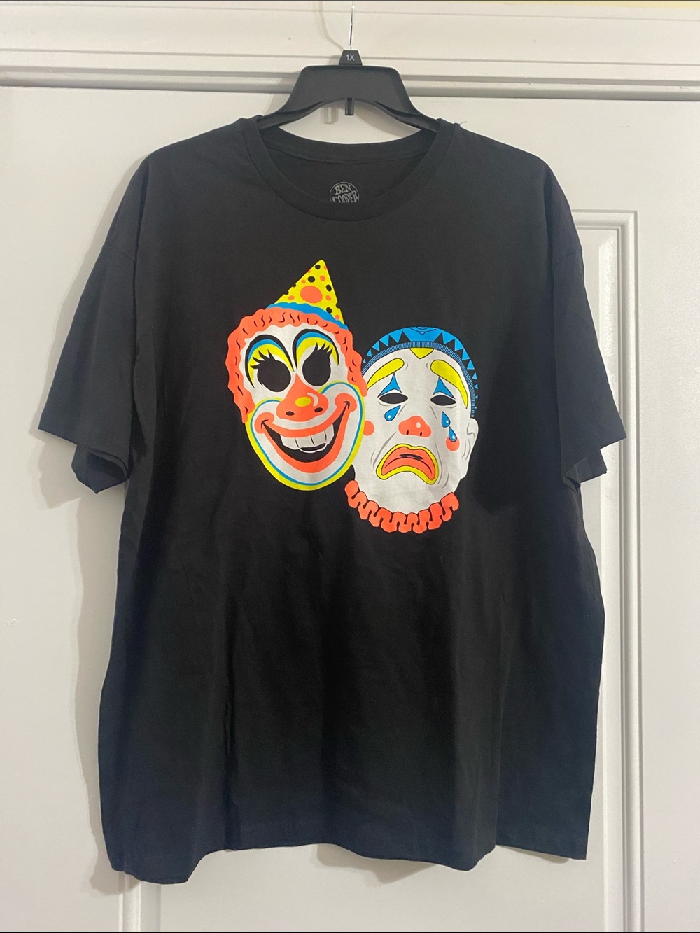 Ben Cooper T‑Shirt Neon Clown Mask Graphic